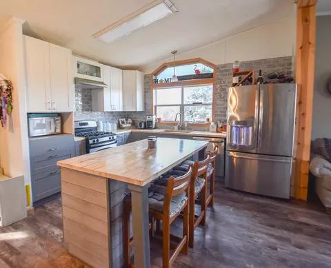 Kitchen - 811 Kinter Rd, Bronson, MI 49028 photo 1 of 4