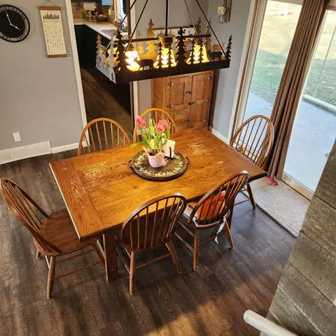 Dining - 14043 Chandler Rd, Bath, MI 48808 photo 2 of 4