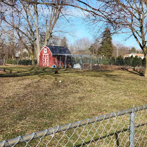 Exterior - 14043 Chandler Rd, Bath, MI 48808 photo 8 of 15