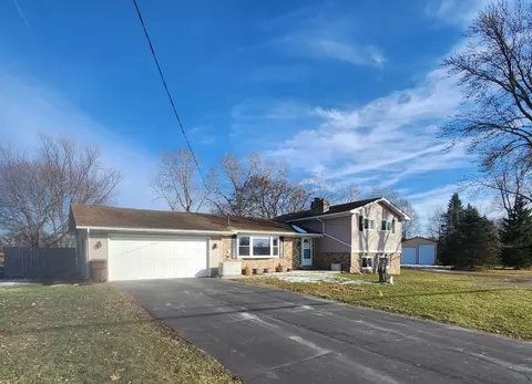 Exterior - 14043 Chandler Rd, Bath, MI 48808 photo 9 of 15
