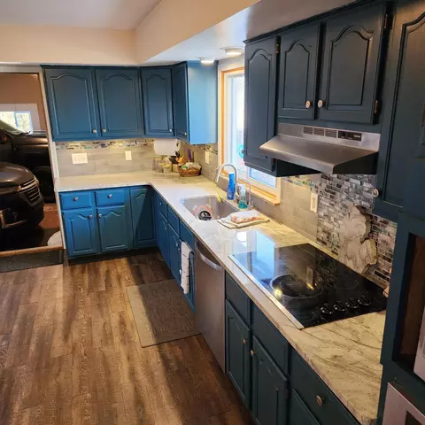 Kitchen - 14043 Chandler Rd, Bath, MI 48808 photo 3 of 4