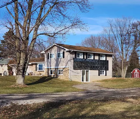 Exterior - 14043 Chandler Rd, Bath, MI 48808 photo 3 of 15