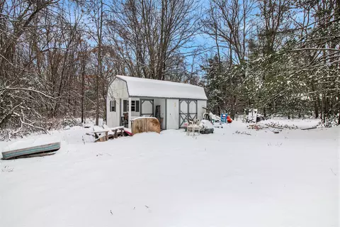 48 N Locust Ave, White Cloud, MI 49349 photo 4