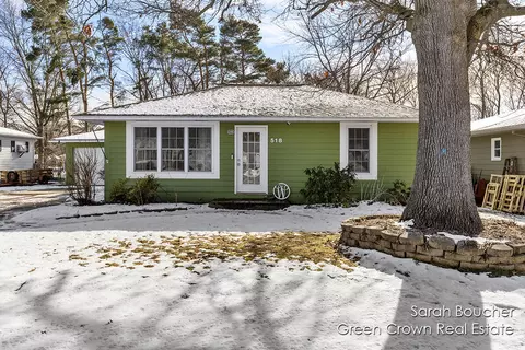 518 Grandview Ave, Spring Lake, MI 49456