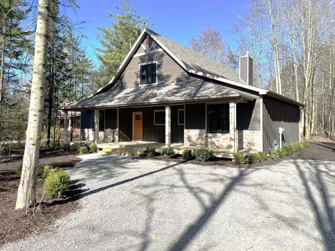 14205 Wildwood Ln, Harbert, MI 49115