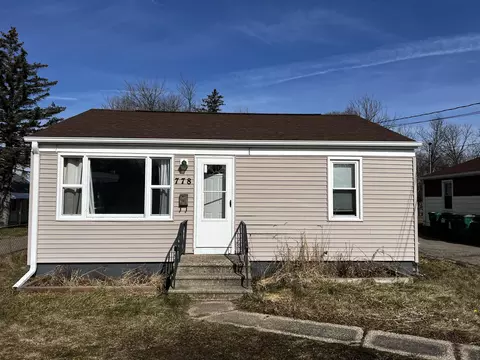 778 Goguac St W, Springfield, MI 49015