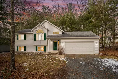 5532 Blackfoot Rd, Pentwater, MI 49449