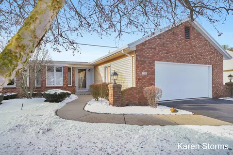4308 Redbush Dr SW #55, Grandville, MI 49418