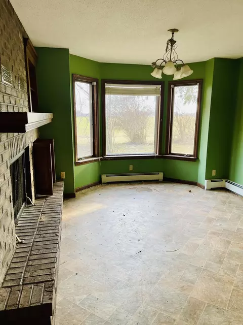 830 S 1st St, Edmore, MI 48829 photo 6