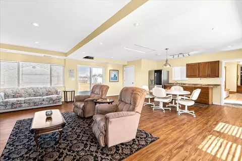 Living - 2196 Scofield Carleton Rd, Carleton, MI 48117 photo 3 of 4