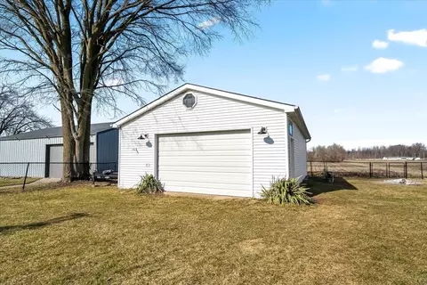 Exterior - 2196 Scofield Carleton Rd, Carleton, MI 48117 photo 4 of 12