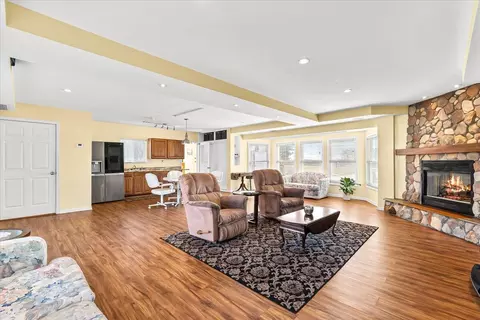 Living - 2196 Scofield Carleton Rd, Carleton, MI 48117 photo 4 of 4