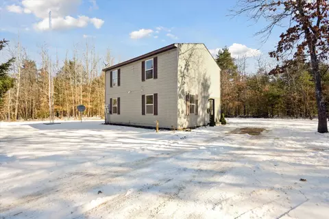 7936 S Rountuit Ln, Howard City, MI 49329