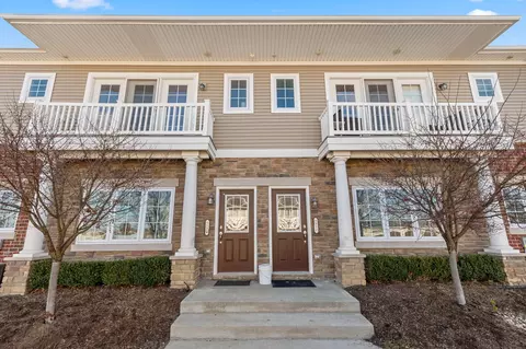 5532 Arbor Chase Dr, Ann Arbor, MI 48103