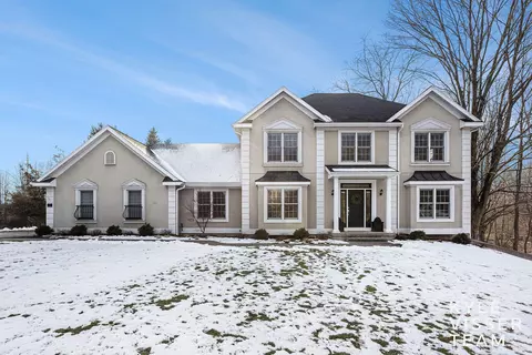 2344 Cascade Lakes Cir SE, Grand Rapids, MI 49546