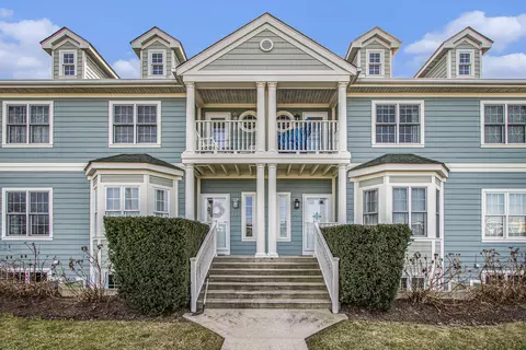 109 E Mechanic St, New Buffalo, MI 49117
