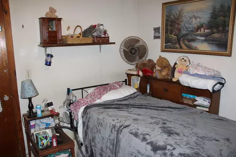 Bedroom - 194 S Stringtown Rd, Quincy, MI 49082 photo 1 of 5