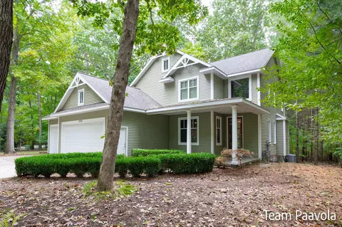 6180 Bayou Trl, Saugatuck, MI 49453