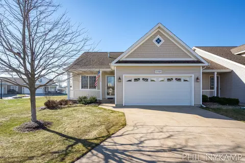 11585 N Lake Dr, Holland, MI 49424