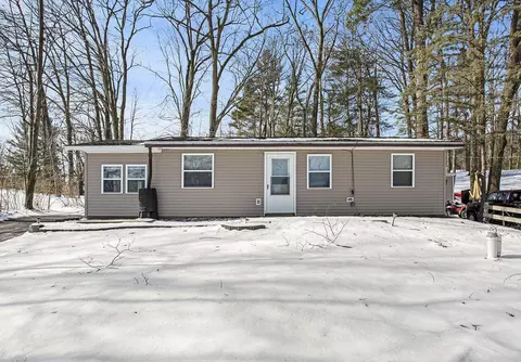 11411 Birch Dr, Lakeview, MI 48850