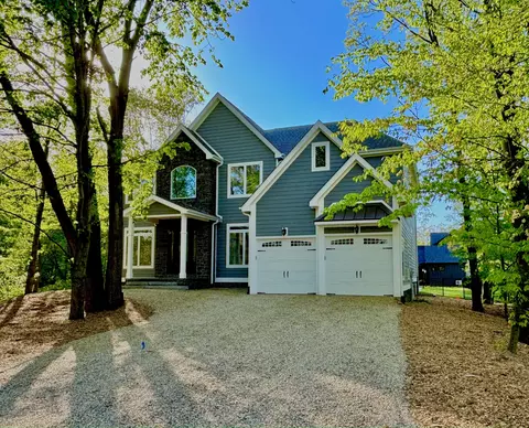 45316 Fairway Dr, New Buffalo, MI 49117