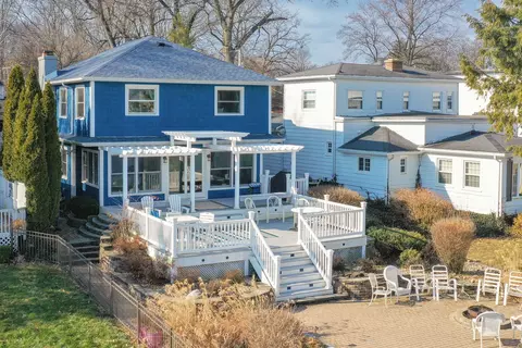 23822 S Shore Dr, Edwardsburg, MI 49112