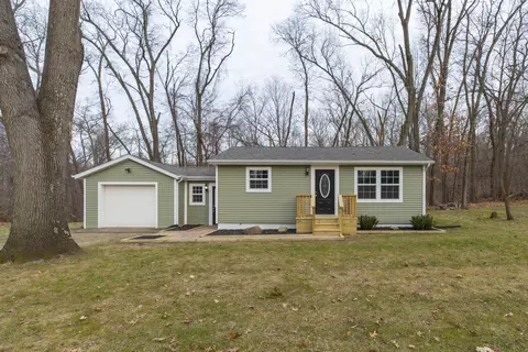 52957 Twin Lakeview Dr, Dowagiac, MI 49047