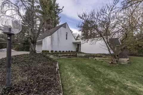 Exterior - 2855 Devonshire Rd, Ann Arbor, MI 48104 photo 5 of 24