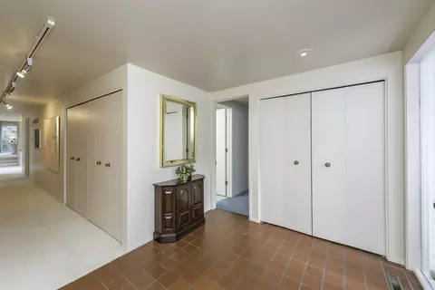 Entry Way - 2855 Devonshire Rd, Ann Arbor, MI 48104 photo 2 of 5