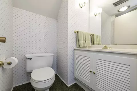 Bath - 2855 Devonshire Rd, Ann Arbor, MI 48104 photo 1 of 6