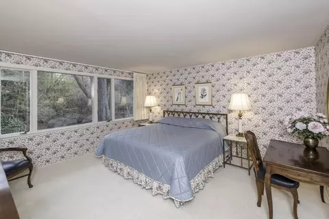 Bedroom - 2855 Devonshire Rd, Ann Arbor, MI 48104 photo 17 of 21