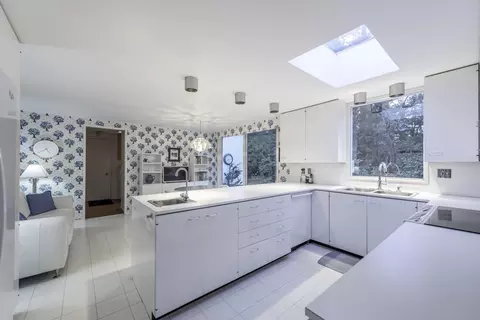 Kitchen - 2855 Devonshire Rd, Ann Arbor, MI 48104 photo 5 of 6
