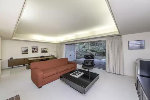 Living - 2855 Devonshire Rd, Ann Arbor, MI 48104 photo 6 of 6