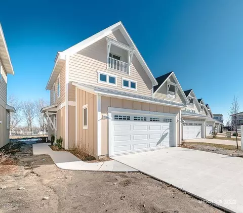 920 W Savidge St #9, Spring Lake, MI 49456