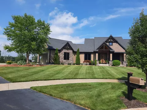 8554 Pinecroft Ct, Hudsonville, MI 49426