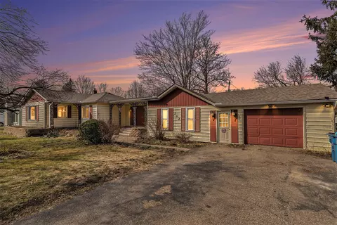 242 Newtown Ave, Battle Creek, MI 49015