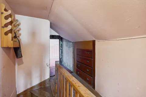Bedroom - 3022 E Coral Rd, Edmore, MI 48829 photo 5 of 9