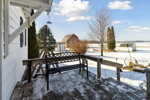 Exterior - 3022 E Coral Rd, Edmore, MI 48829 photo 5 of 12