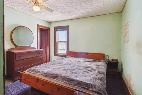 Bedroom - 3022 E Coral Rd, Edmore, MI 48829 photo 3 of 9