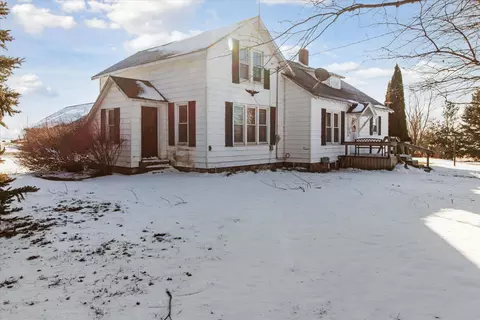 Exterior - 3022 E Coral Rd, Edmore, MI 48829 photo 2 of 12