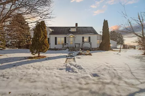 3022 E Coral Rd, Edmore, MI 48829
