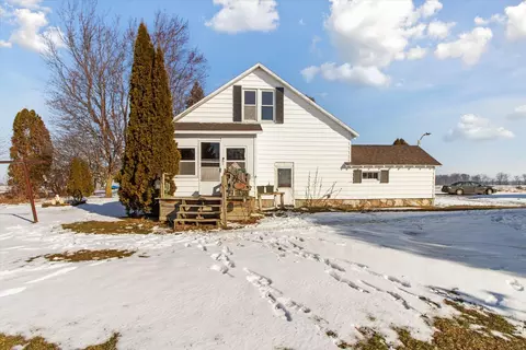 Exterior - 3022 E Coral Rd, Edmore, MI 48829 photo 10 of 12