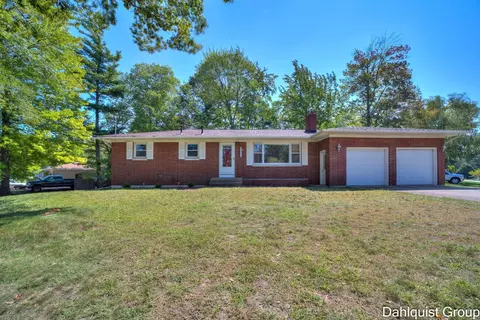 1211 W Norton Ave, Norton Shores, MI 49441
