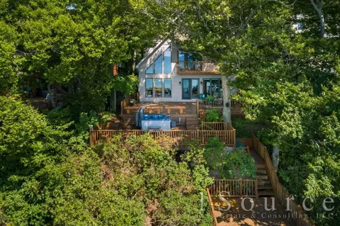 9185 Lakeshore Cir, West Olive, MI 49460