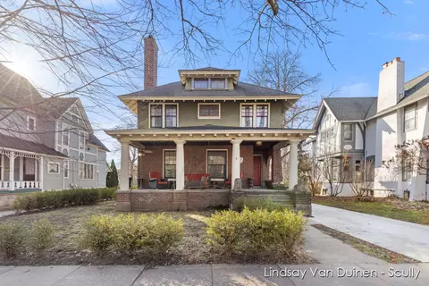 315 Madison Ave SE, Grand Rapids, MI 49503