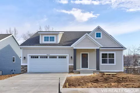 16474 Wickshire Pl, Spring Lake, MI 49456