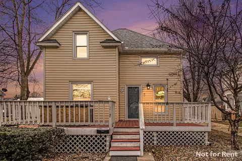 207 Grove St, Sturgis, MI 49091