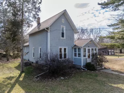 Exterior - 211 3rd St, Munith, MI 49259 photo 3 of 10