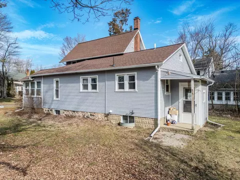 Exterior - 211 3rd St, Munith, MI 49259 photo 6 of 10