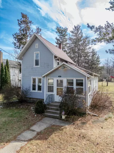 Exterior - 211 3rd St, Munith, MI 49259 photo 4 of 10